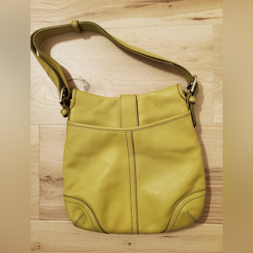 Coach SoHo Vintage 2004 Leather Two Way Lime Green Shoulder/Crossbody Bag - Picture 4 of 15